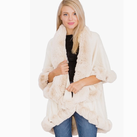 Luxury Beige Faux Fur Collared Cape Coat One Size - Picture 3 of 5